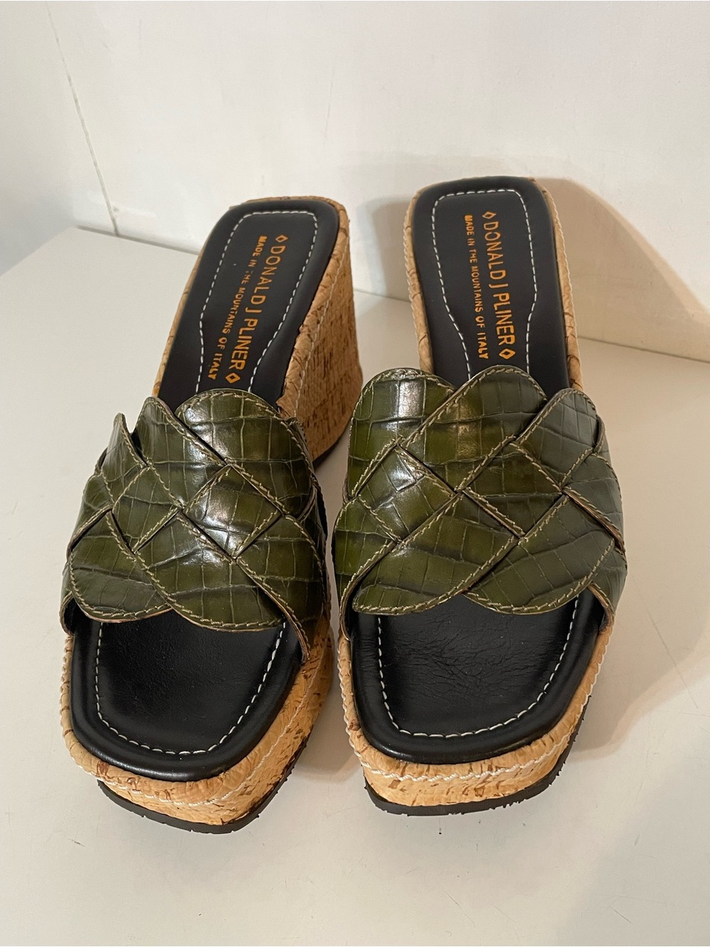 Donald J Pliner Sandals in Olive